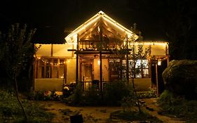 Zevibes Cafe & Homestay